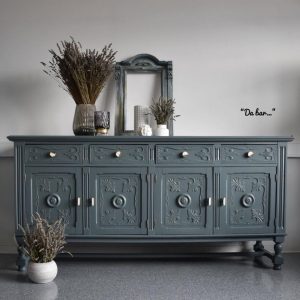 restaurirana drvena komoda